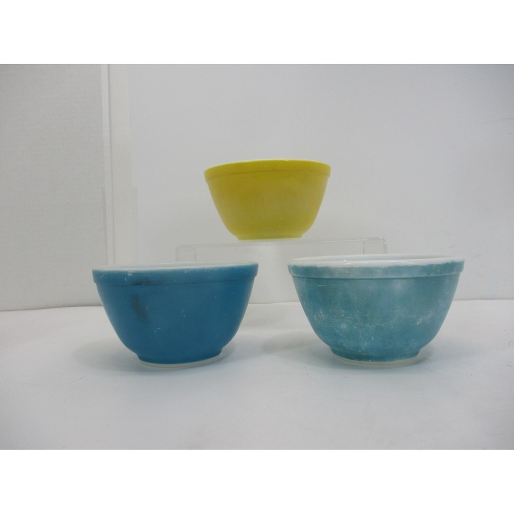 PYREX PRIMARY COLORS YELLOW #401 MIXING BOWL 1 1/2 PT USA Blue no 401 stamped. - Picture 2 of 8